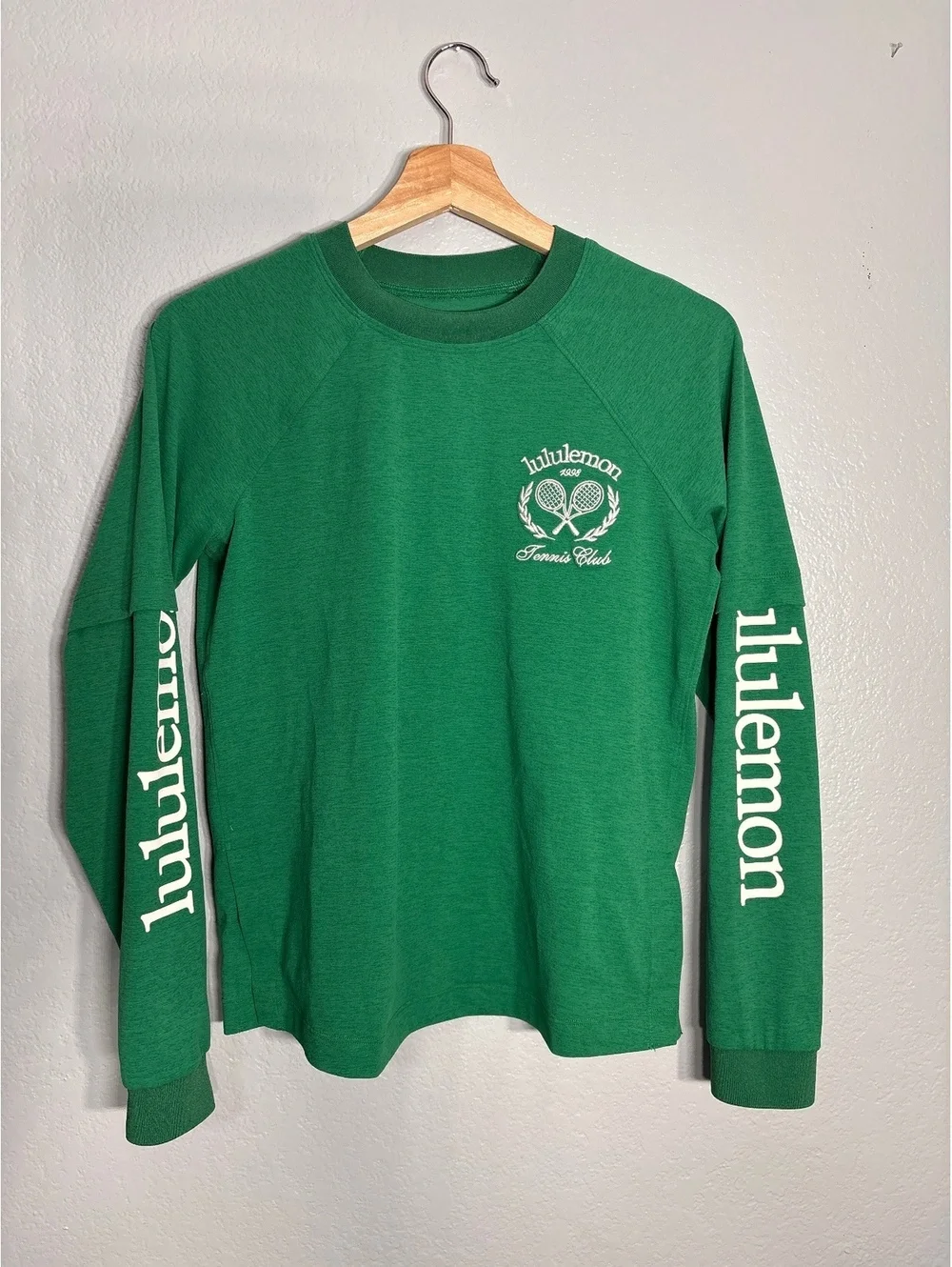 Lululemon tennis club layered long sleeve green NWOT 4